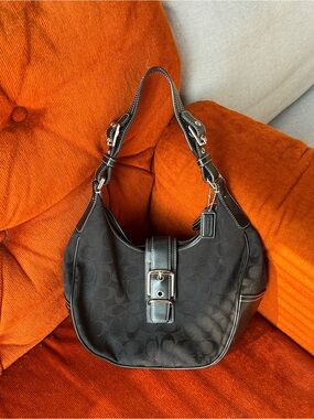2000s Vintage Coach Soho Buckle Shoulder Bag